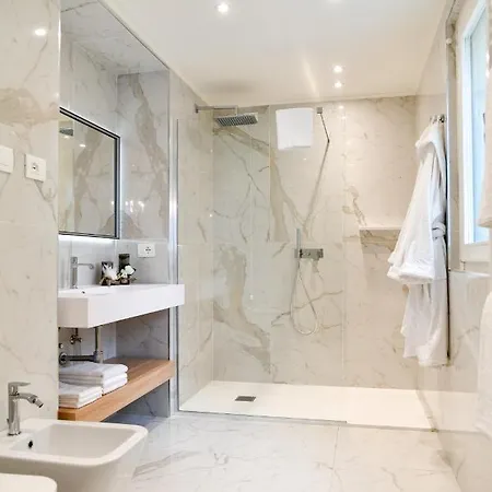 Sempione Boutique 4* ستريزا